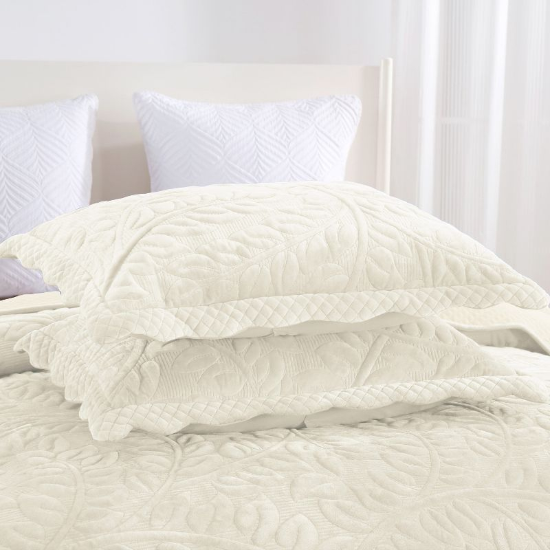 Marcielo 3 PCS Luxury Velvet Oversized Embroidery Quilted Quilt Set Rustic Burgundy Queen