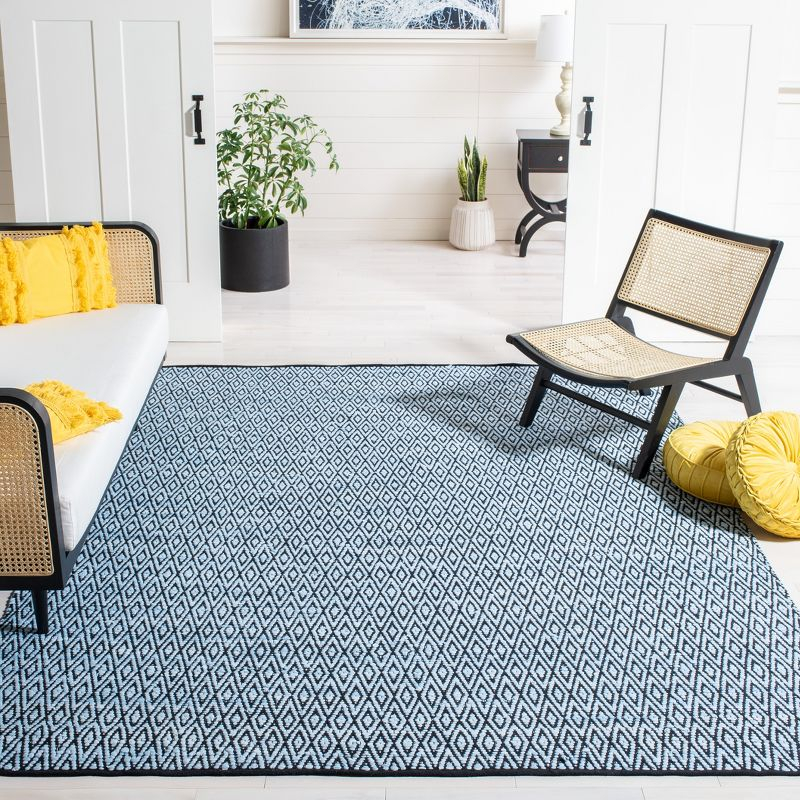 Montauk MTK621 Hand Woven Indoor Area Rug - Green/Black - 6'x6' - Safavieh