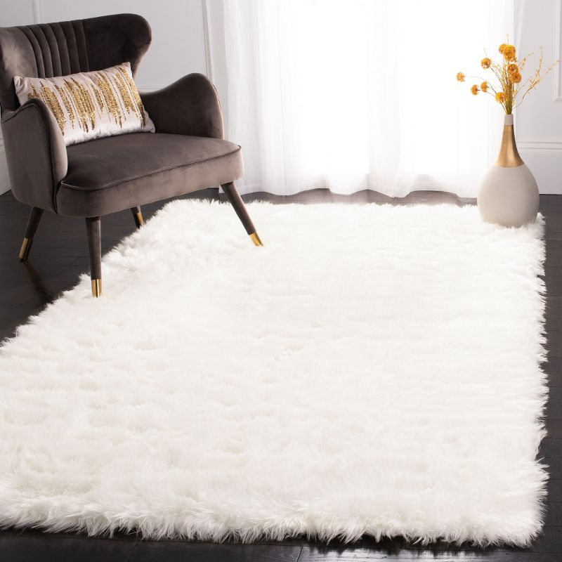 Faux Sheep Skin FSS235 Power Loomed Indoor Area Rug - Ivory - 5'x7' - Safavieh