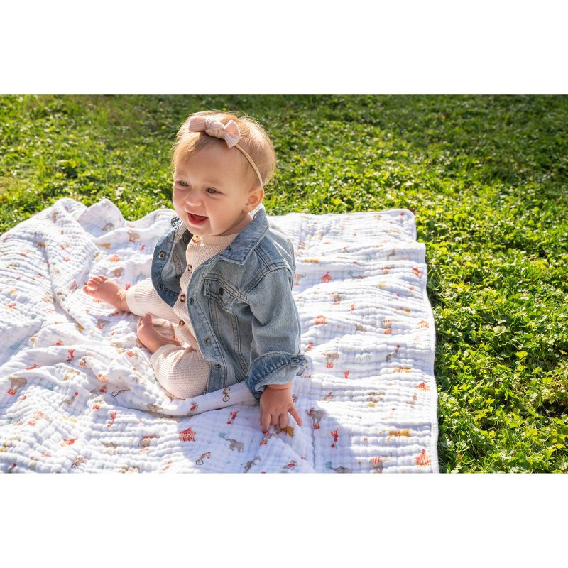 aden + anais essentials Muslin Blanket - Elephant Circus