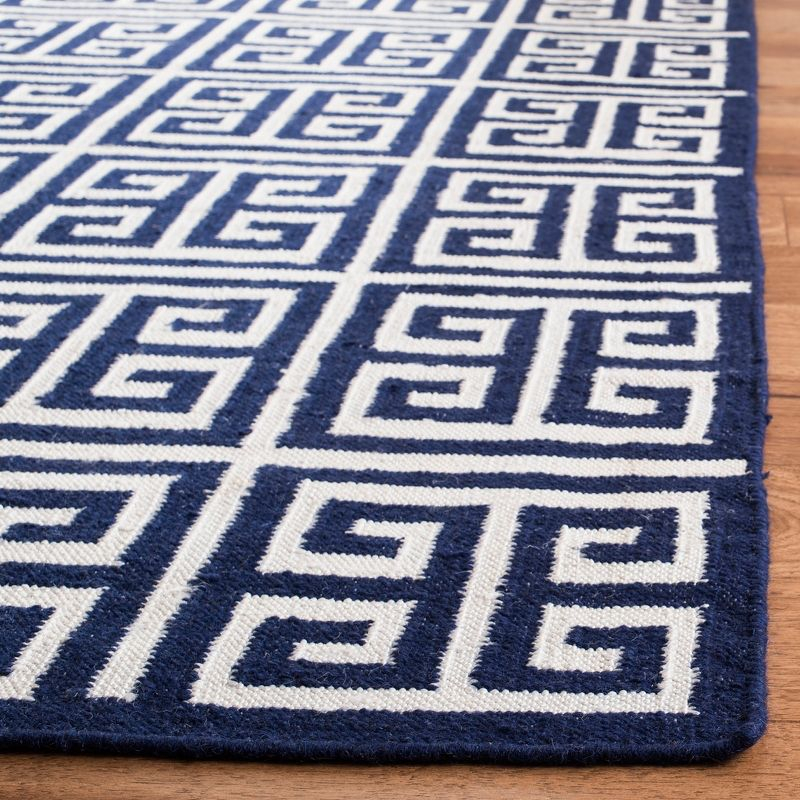 Dhurries DHU626 Hand Woven Flat Weave Accent Rug Navy / Ivory 2'-6" X 4' - Safavieh.