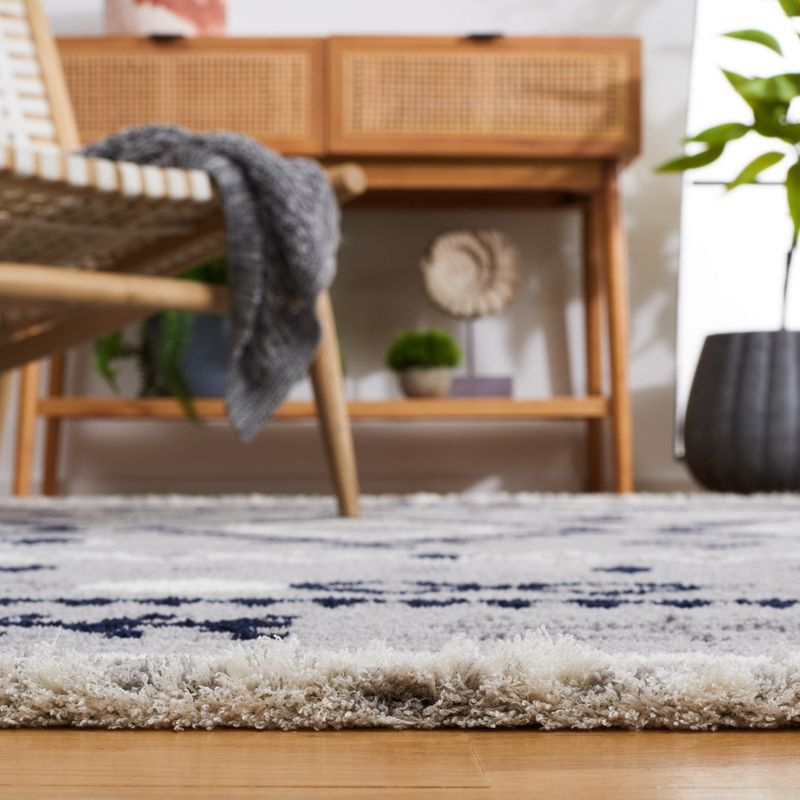 Marrakesh MRK606 Power Loomed Area Rug - Gray/Navy - 4'x6' - Safavieh.