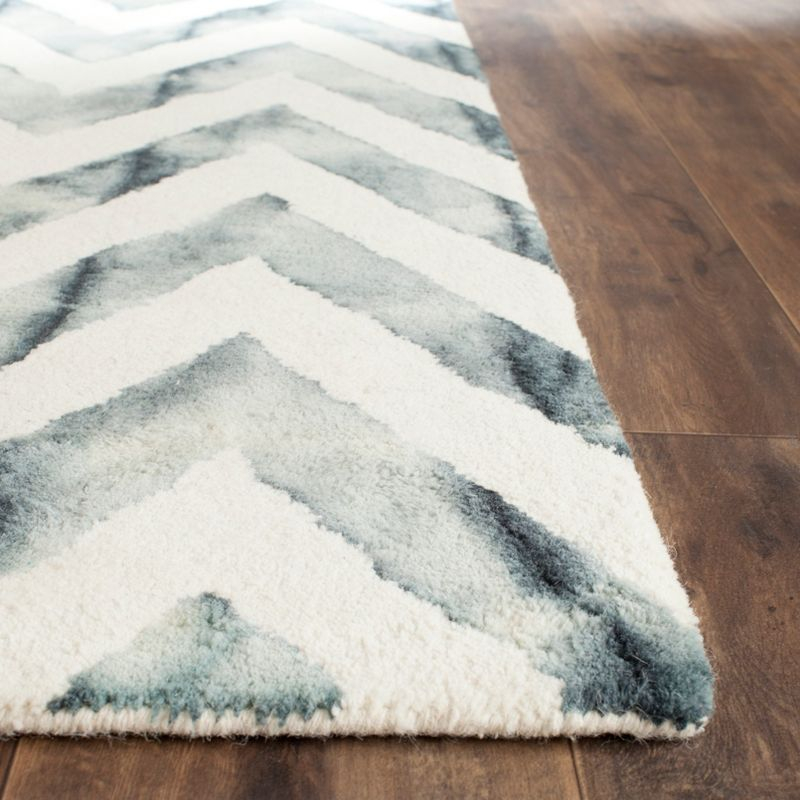 Dip Dye DDY715 Hand Tufted Area Rug - Ivory/Grey - 7'x7' - Safavieh.