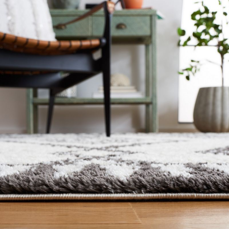 Marrakesh MRK304 Power Loomed Area Rug - Ivory/Dark Gray - 6'7"x6'7" - Safavieh.