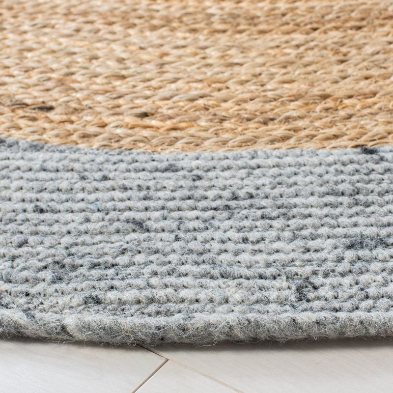 Braided BRD910 Hand Woven Indoor Accent Rug - Grey/Natural - 3' Round - Safavieh