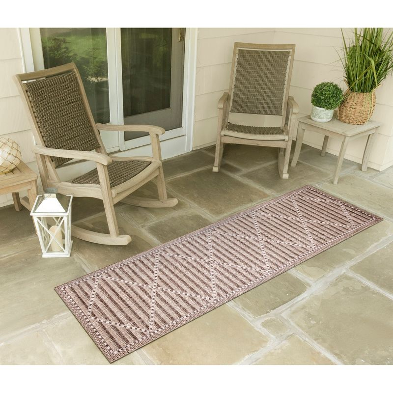 Liora Manne Malibu Checker Diamond Indoor/Outdoor Rug Neutral 1'11" x 7'6"