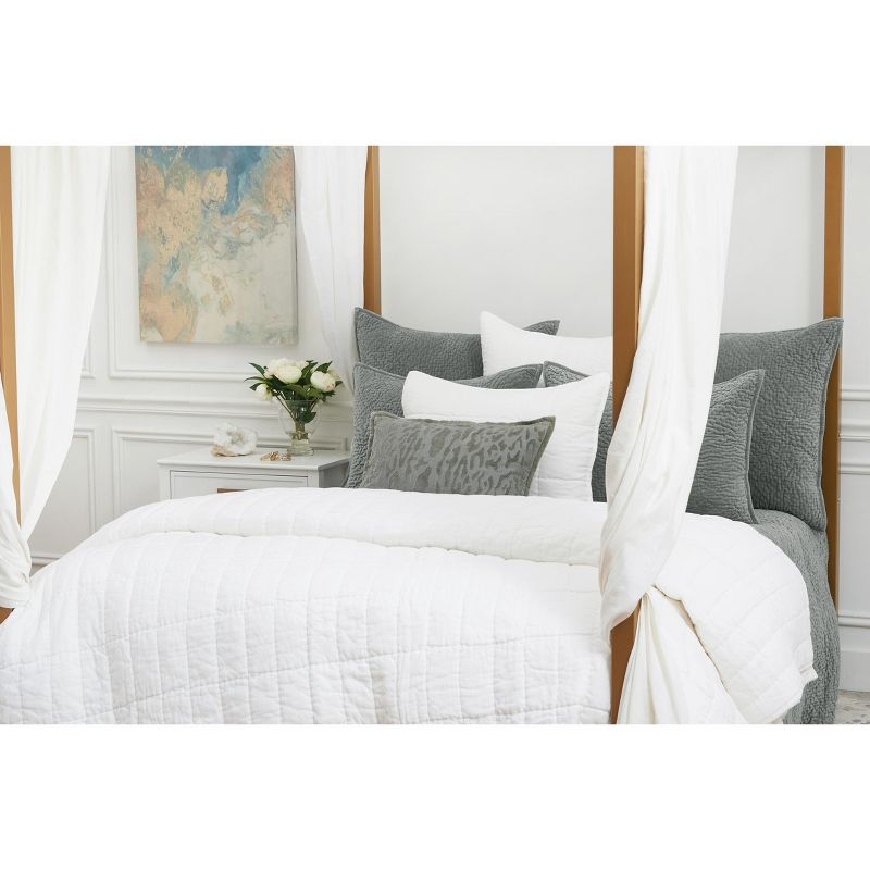 EY Essentials Odine Dove King Quilt