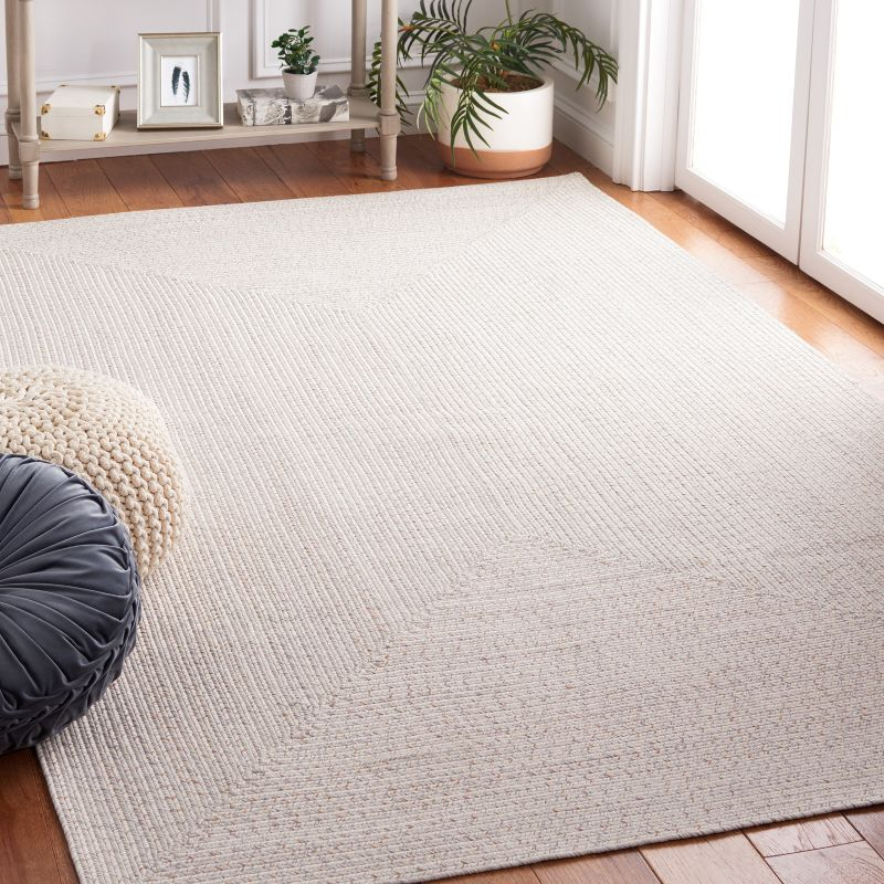 Braided BRA201 Hand Woven Indoor Machine Washable Area Rug - Ivory/Light Grey - 8'x10' - Safavieh