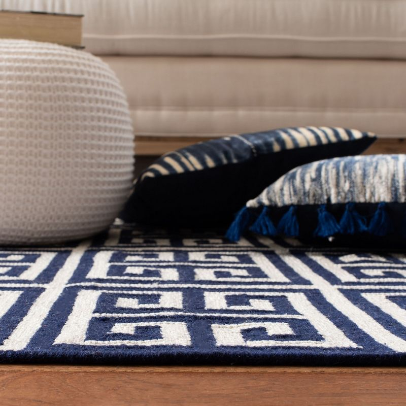 Dhurries DHU626 Hand Woven Flat Weave Accent Rug Navy / Ivory 2'-6" X 4' - Safavieh.