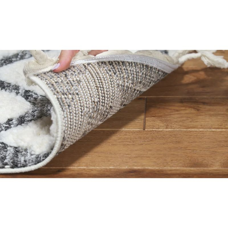Moroccan Tassel Shag MTS688 Power Loomed Indoor Accent Rug - Ivory/Grey - 3' Round - Safavieh