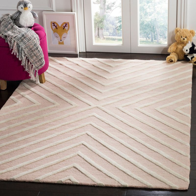 Safavieh Kids Pattern SFK920 Hand Tufted Indoor Accent Rug - Pink/Ivory - 4'x6' - Safavieh