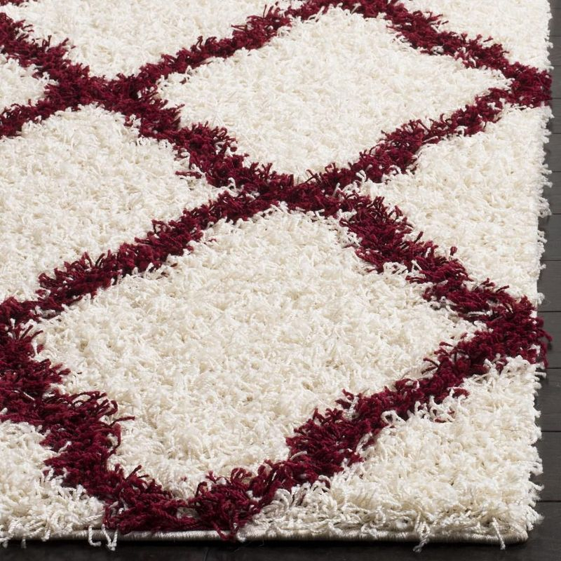 Dallas Shag SGD257 Power Loomed Indoor Area Rug - Ivory/Red - 4'x6' - Safavieh.
