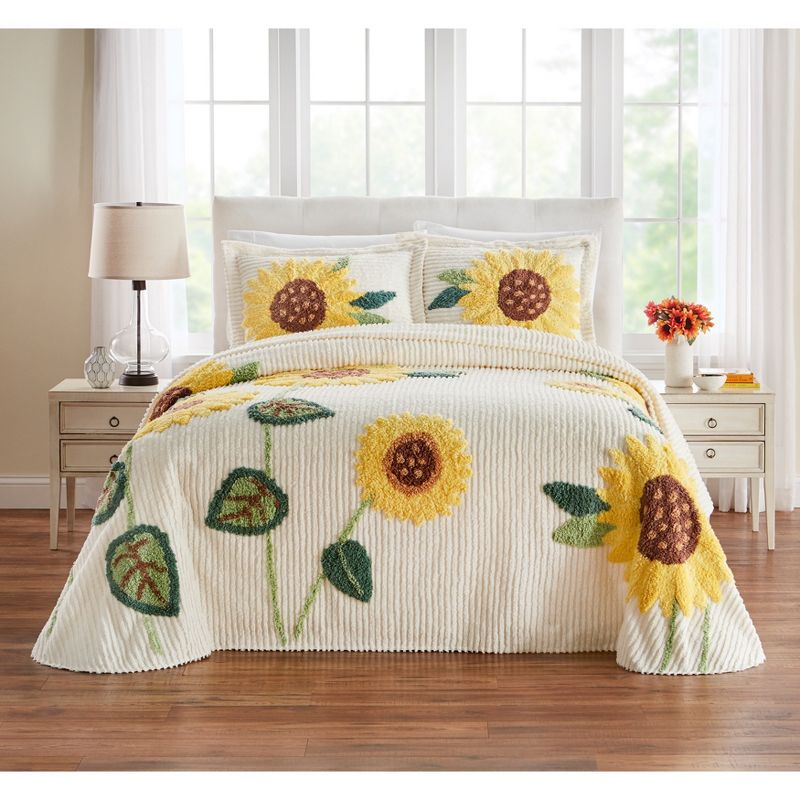 BrylaneHome Bloom Chenille Bedspread - Twin, Poinsettia