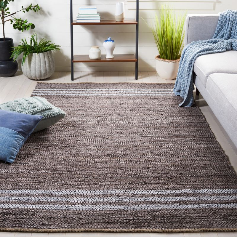 Vintage Leather VTL400 Hand Woven Indoor Accent Rug - Silver/Ivory - 3'x5' - Safavieh