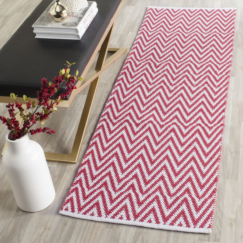 Montauk MTK812 Hand Woven Indoor Runner Rug - Red/Ivory - 2'3"x7' - Safavieh.