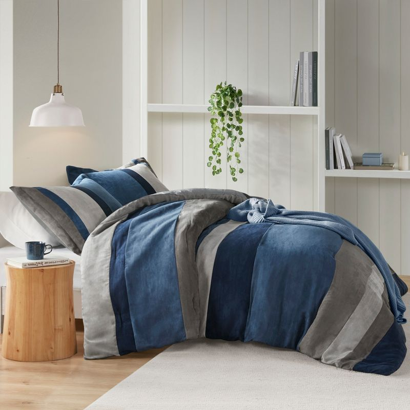 Luxe Quilted Comforter Set Modern Transitional Design, All Season Down Alternative Warm Bedding Matching Shams, Bedskirt, Decorative Pillow,Cal King