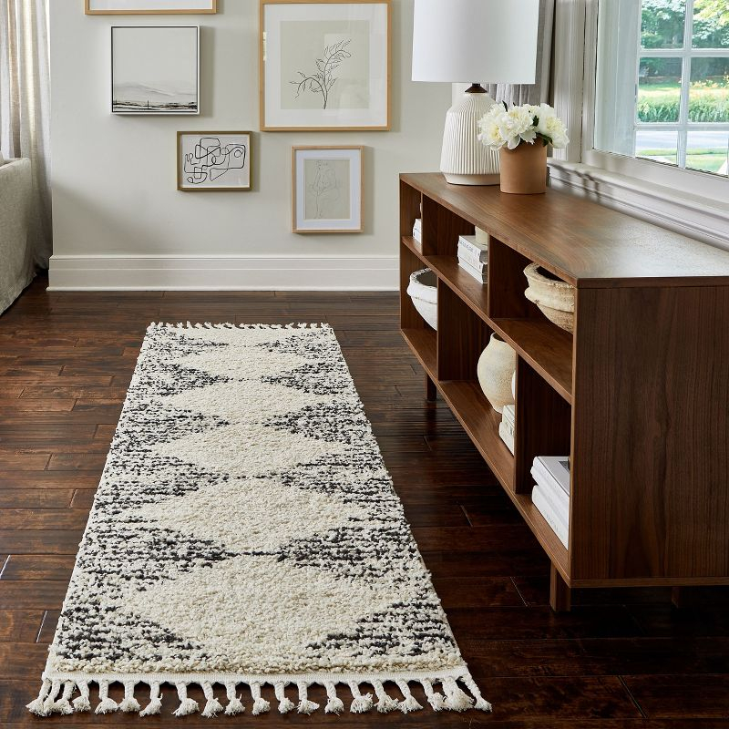 Nuloom Bria Trellis 2x10 Runner Shag Indoor Area Rug for Living Room Bedroom Dining Room Nursery Entryway Hallway, Off White/Charcoal