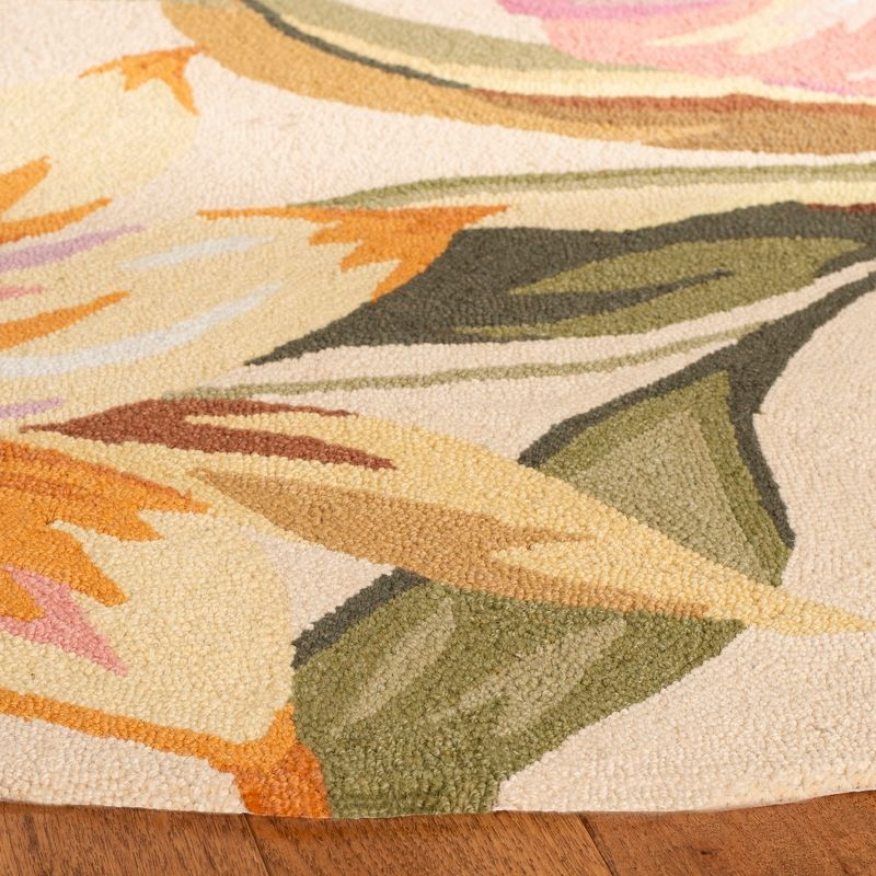 Chelsea HK212 Hand Hooked Area Rug - Ivory - 8' round - Safavieh.