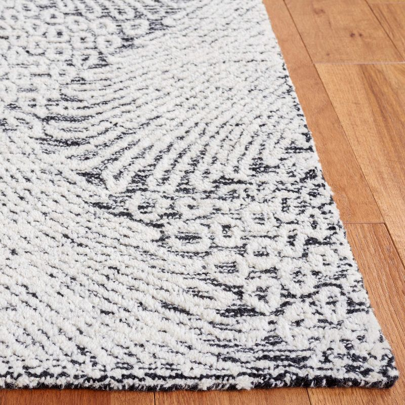 Ebony EBN105 Hand Tufted Indoor Area Rug - Black/Ivory - 4'x6' - Safavieh