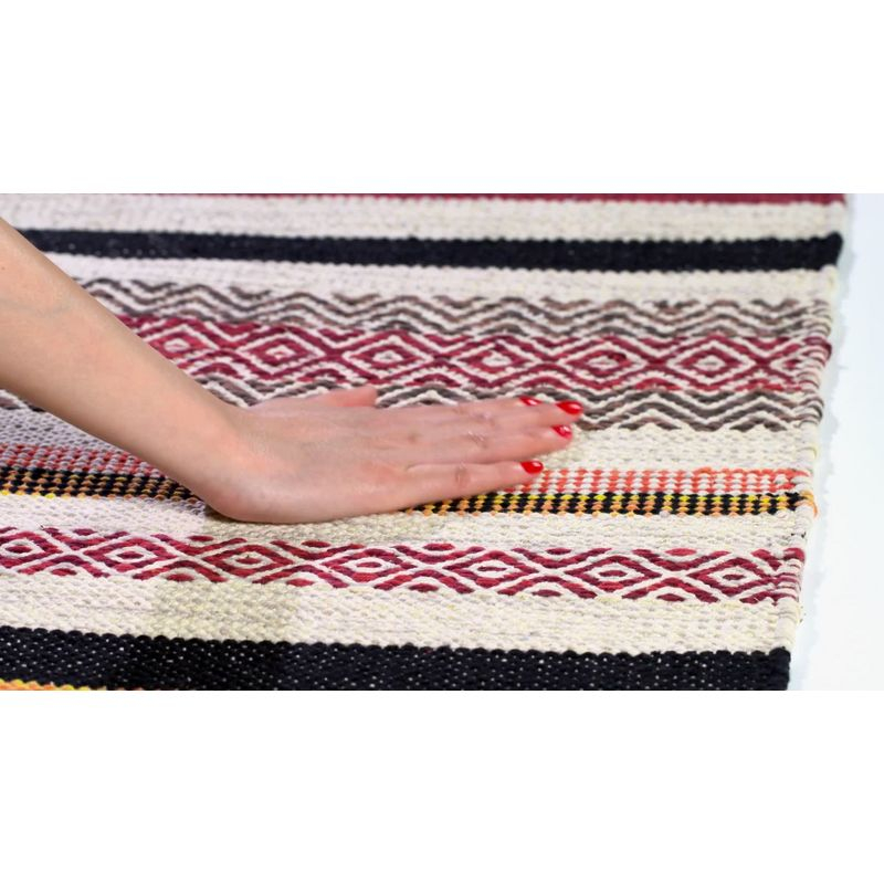 Montauk MTK211 Hand Woven Area Rug - Red/Multi - 4'x6' - Safavieh.