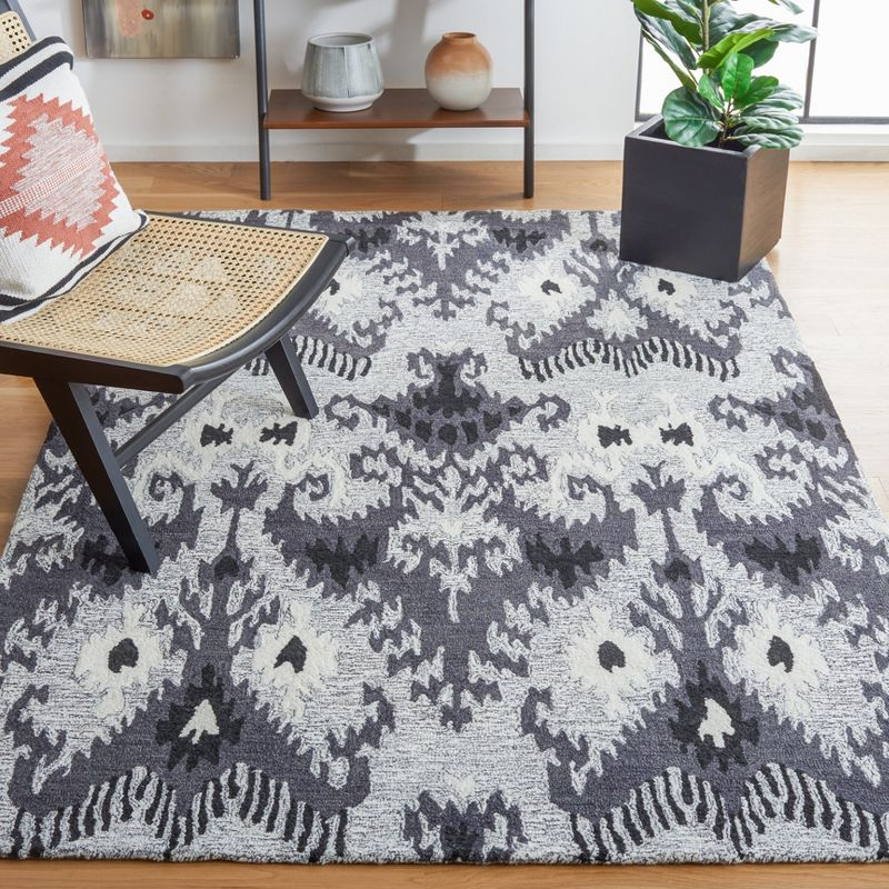 Ikat IKT652 Hand Tufted Area Rug - Grey/Black - 4'x6' - Safavieh.