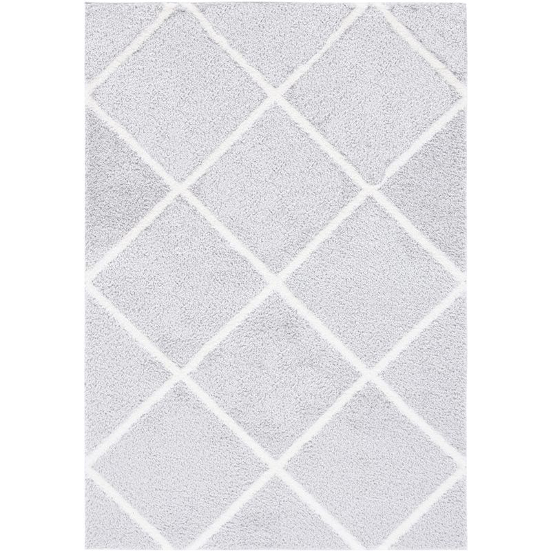 Tahoe Shag THO676 Power Loomed Area Rug - Light Grey/White - 5'x7' - Safavieh.