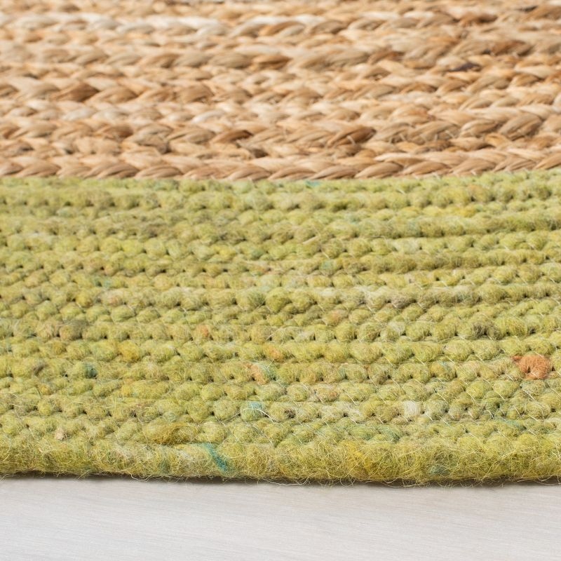 Braided BRD910 Hand Woven Indoor Accent Rug - Green/Natural - 3' Round - Safavieh