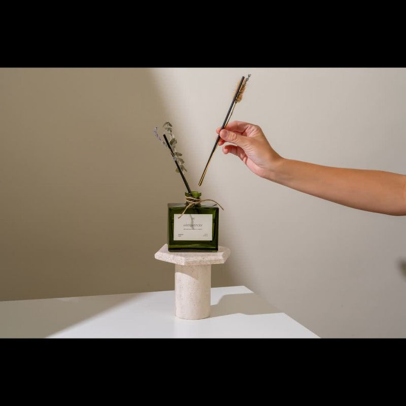 Craft & Kin Reed Diffuser Set With Flower For Home With White Peony Tuberose Scent