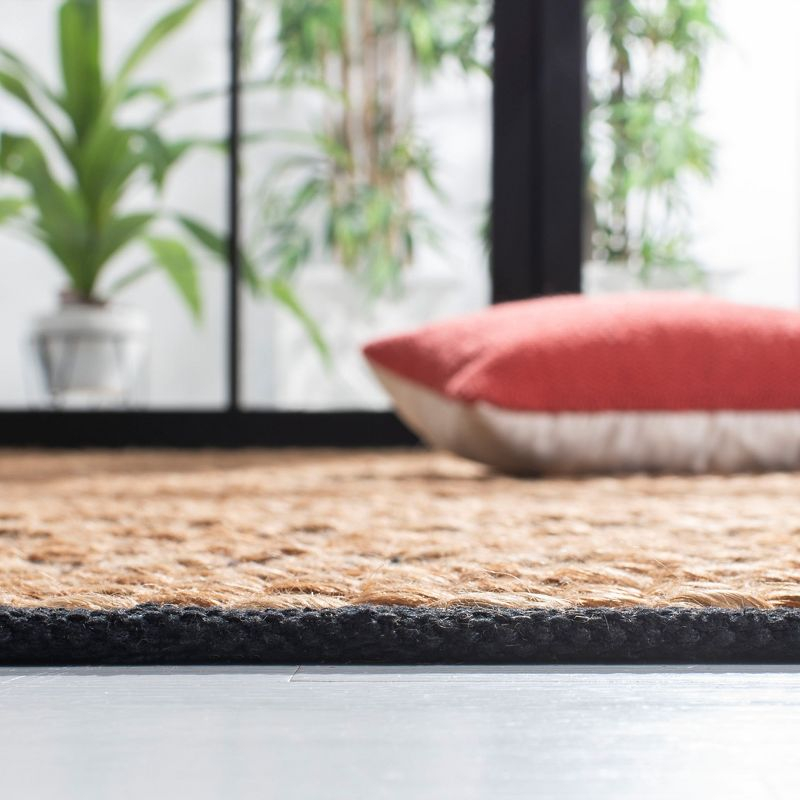 Kilim KLM455 Hand Woven Area Rug - Natural/Black - 5'x8' - Safavieh.