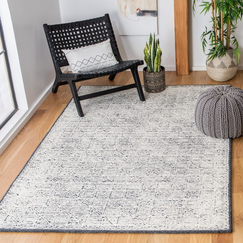 Roslyn ROS801 Hand Tufted Area Rug - Black/Ivory - 3'x5' - Safavieh.