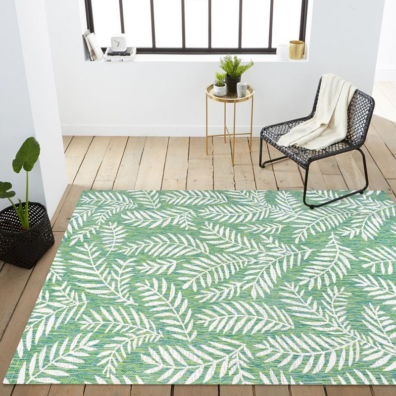 4' x 6' Nevis Palm Frond Indoor/Outdoor Area Rug, Cream/Green - JONATHAN Y