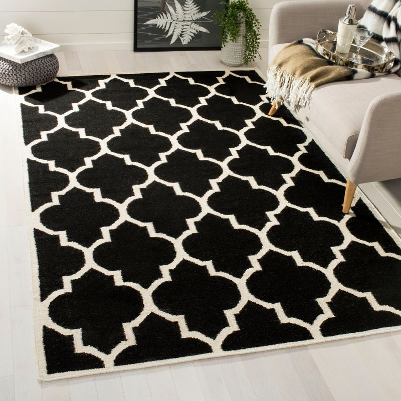 Dhurries DHU632 Hand Woven Area Rug - Black/Ivory - 5'x8' - Safavieh.