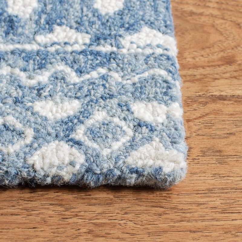 Micro-Loop MLP502 Hand Tufted Indoor Accent Rug - Blue/Ivory - 2'x3' - Safavieh