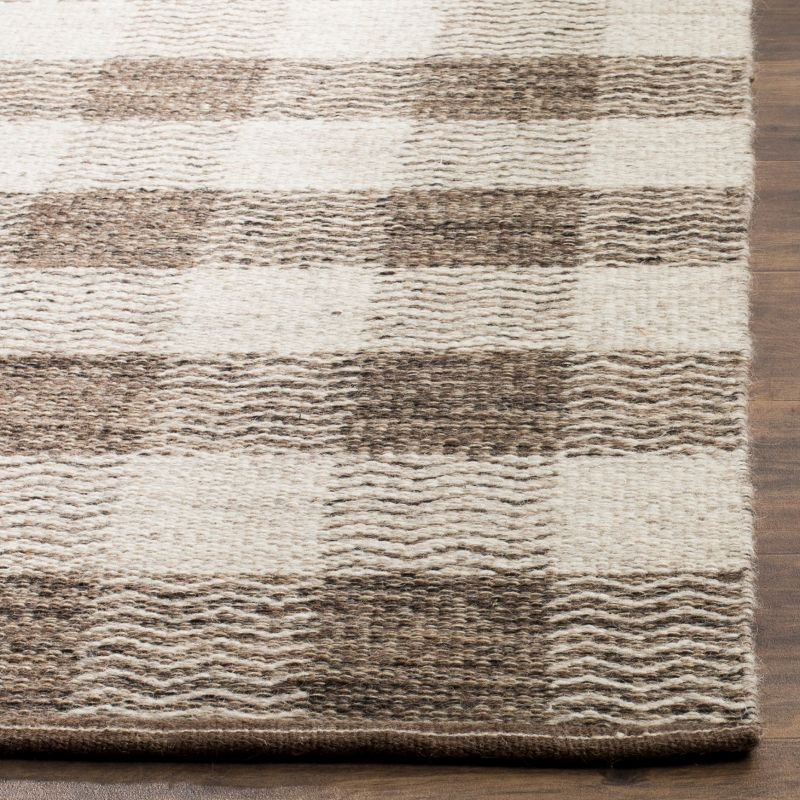 Kilim KLM351 Hand Woven Area Rug - Light Grey/Brown - 5'x8' - Safavieh