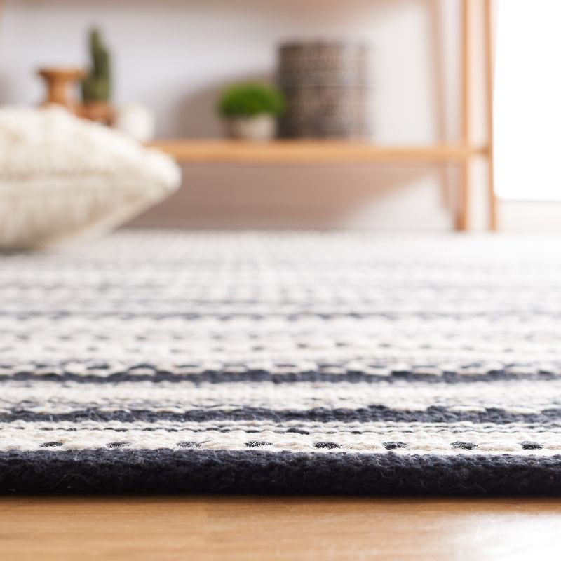 Montauk MTK726 Hand Woven, Flat Weave Indoor Area Rug - Black/Ivory - 6'x9' - Safavieh