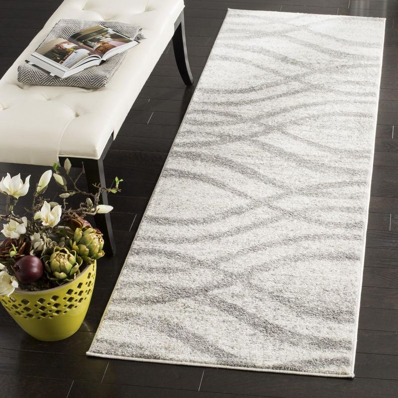 Adirondack ADR125 Machine Made Indoor Accent Rug - Cream/Grey - 2'-6"x4' - Safavieh