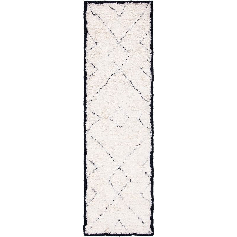 Casablanca CSB917 Hand Tufted Runner Rug - Ivory/Black - 2'6"x6' - Safavieh.