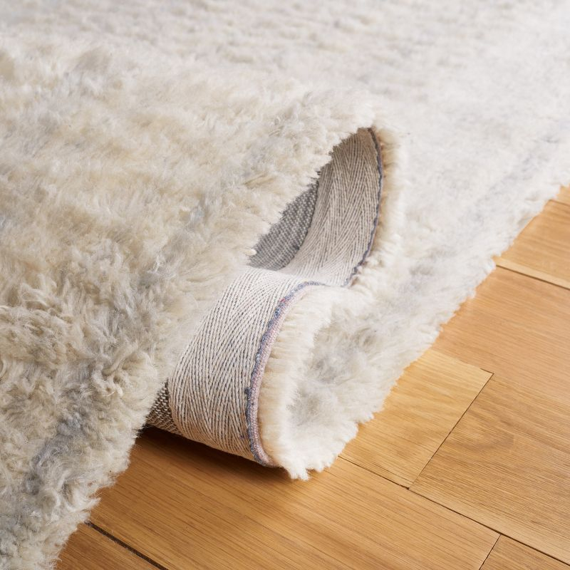 Casablanca CSB703 Hand Tufted Indoor Area Rug - Silver/Ivory - 6'x6' - Safavieh