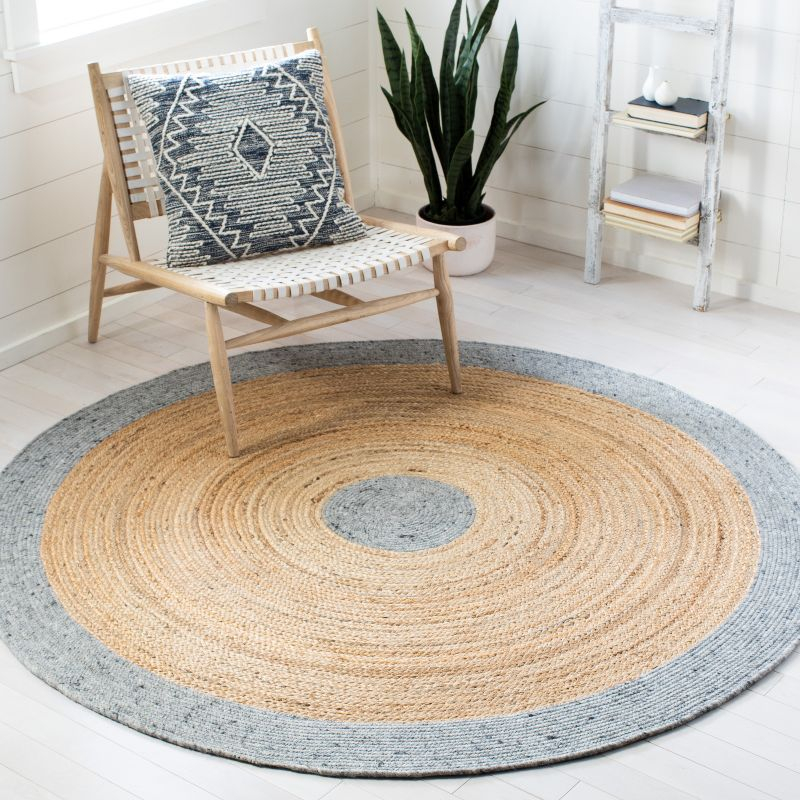 Braided BRD910 Hand Woven Indoor Accent Rug - Grey/Natural - 3' Round - Safavieh