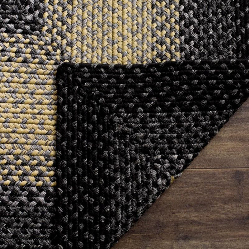 Braided BRD311 Hand Woven Area Rug - Black/Grey - 6'x9' - Safavieh.