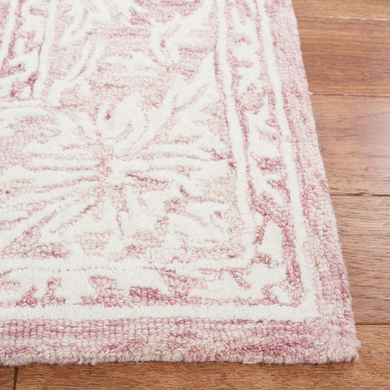 Metro MET865 Hand Tufted Indoor Area Rug - Pink/Ivory - 5'x8' - Safavieh