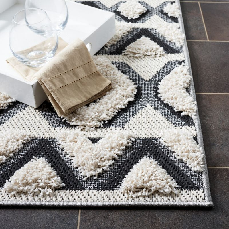 Cottage COT210 Power Loomed Indoor/Outdoor Area Rug - Ivory/Black - 8'x10' - Safavieh.