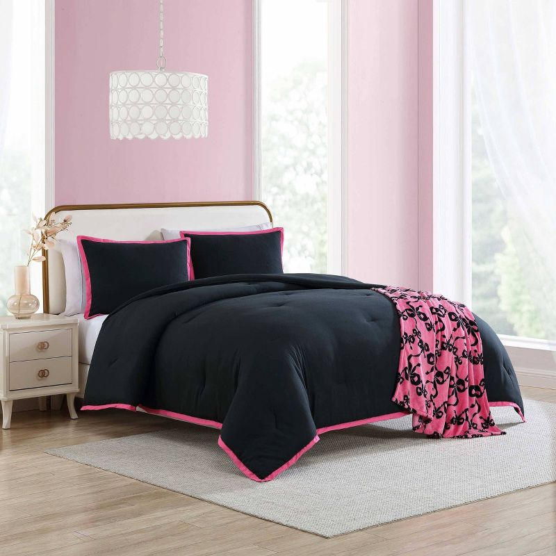 Betseyville Johnson Signature Hotel Solid Black King 4pc Comforter Sham Bonus Set