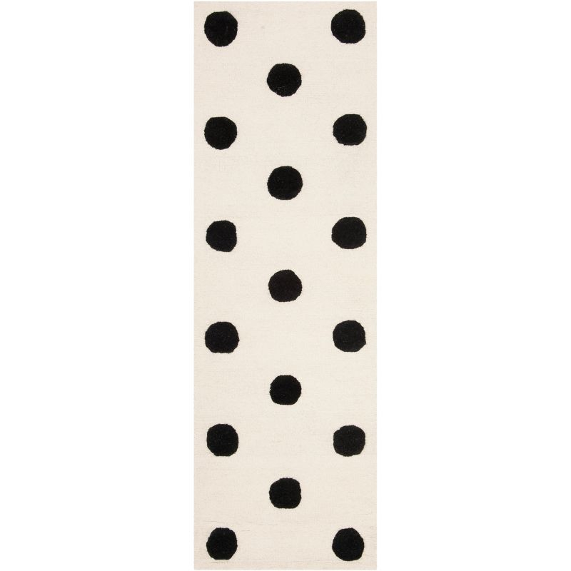 Safavieh Kids Polka Dots SFK904 Hand Tufted Indoor Runner Rug - Ivory/Black - 2'6"x8' - Safavieh