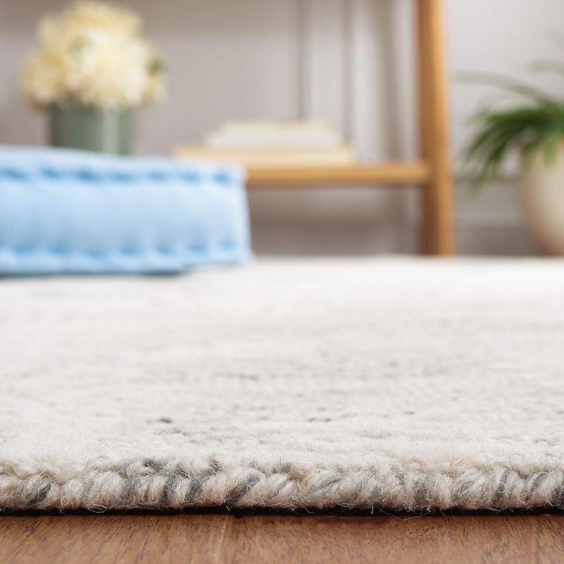 Metro MET877 Hand Tufted Indoor Area Rug - Grey/Ivory - 6'x6' - Safavieh