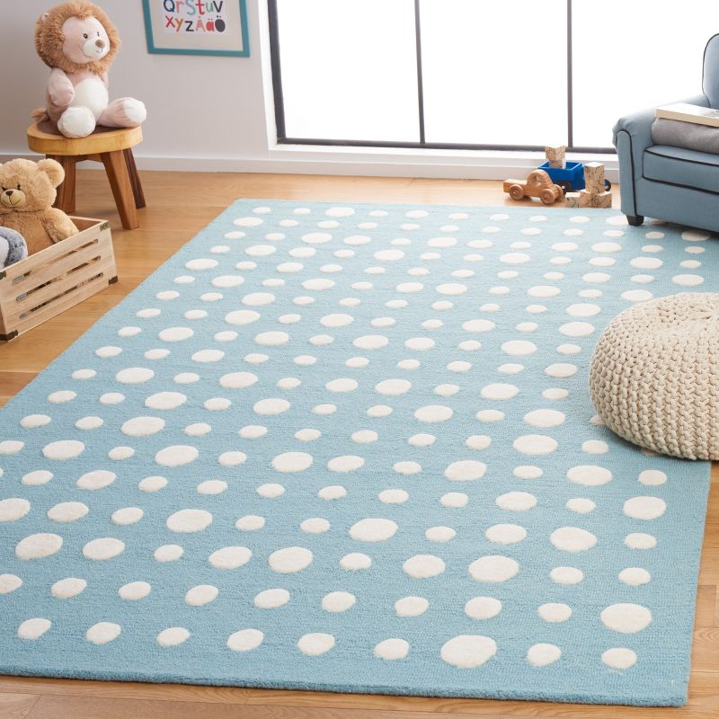 Safavieh Kids SFK926 Hand Tufted Indoor Area Rug - Blue/Ivory - 5'x5' - Safavieh