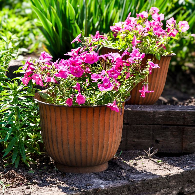 Sunnydaze Carlotta Metal Planter - 14.75 in - Matte Brown - Set of 2