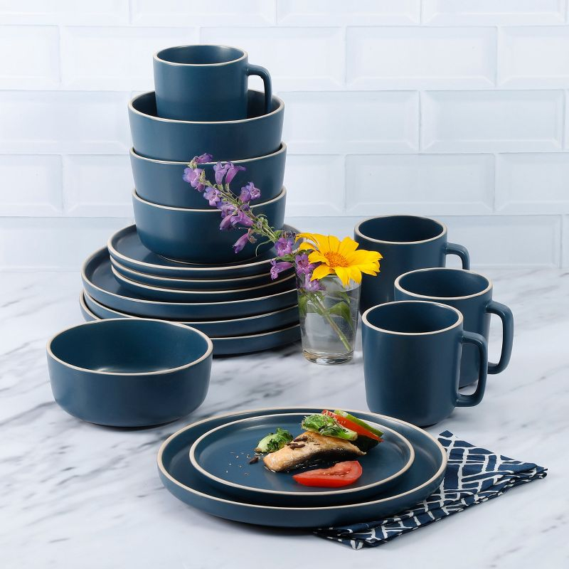 Gibson Home Zuma 16-Piece Round Matte Stoneware Dinnerware Set Black