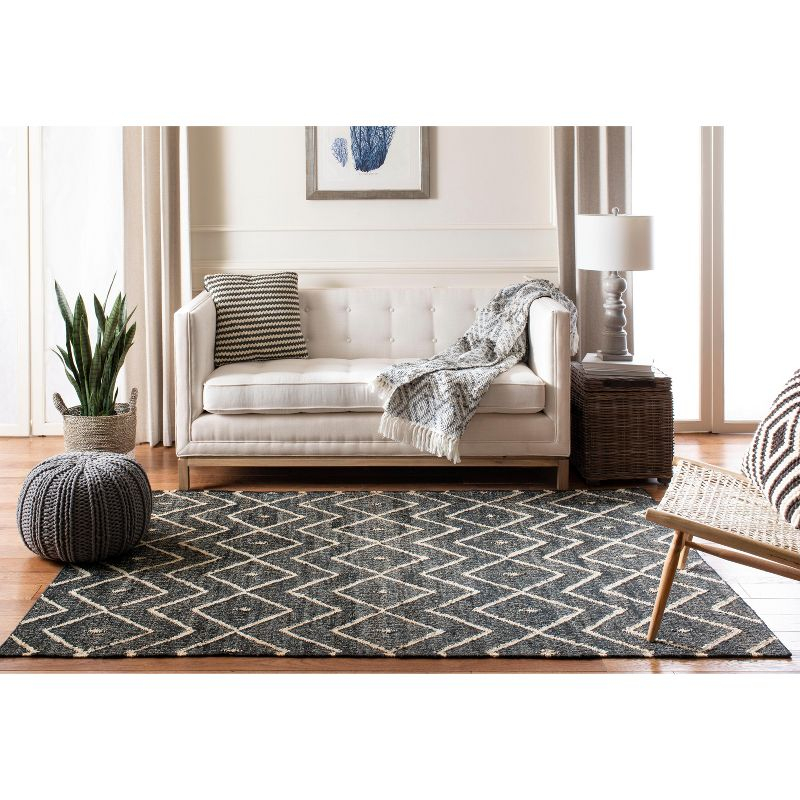 Kilim KLM750 Hand Loomed Area Rug - Charcoal/Natural - 6'x9' - Safavieh.