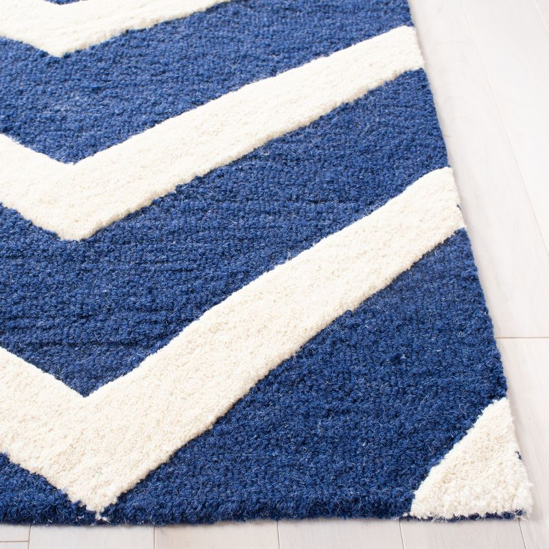 Cambridge CAM714 Tufted Indoor Accent Rug - Navy/Ivory - 3'x5' - Safavieh